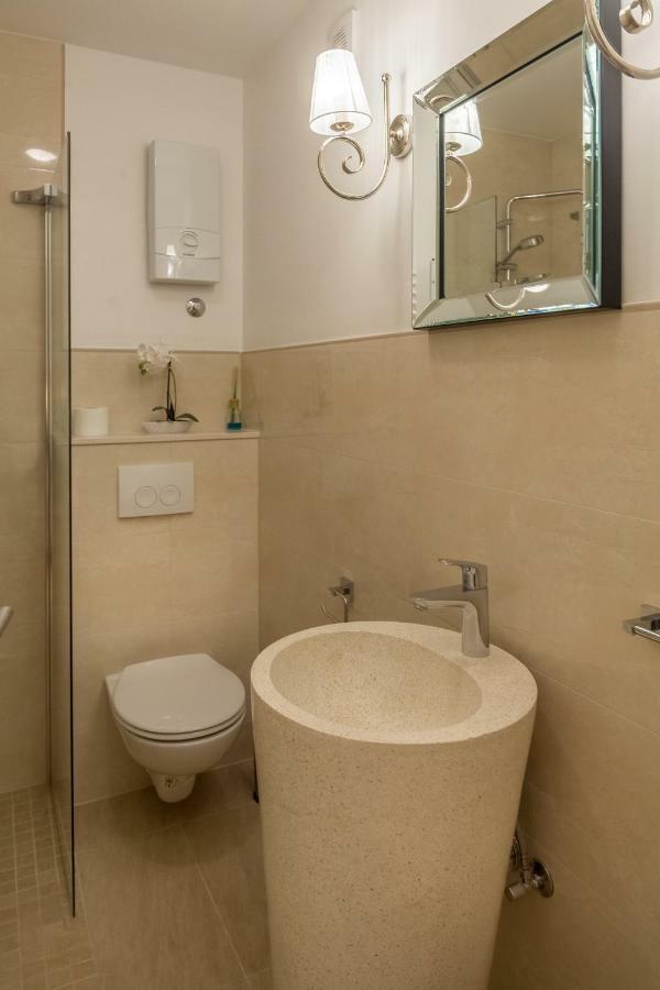 Apartments Villa Lux Dugi Rat Dış mekan fotoğraf