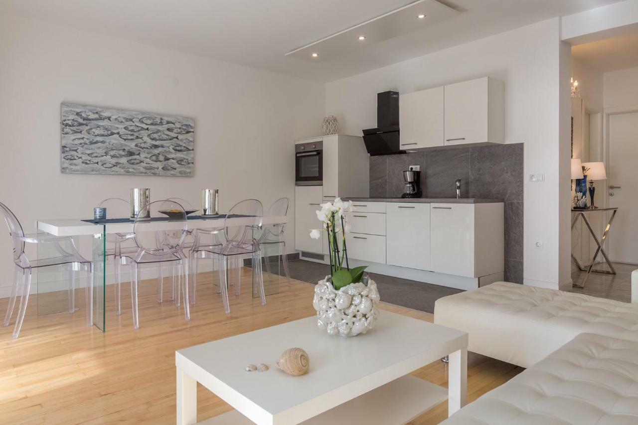 Apartments Villa Lux Dugi Rat Dış mekan fotoğraf