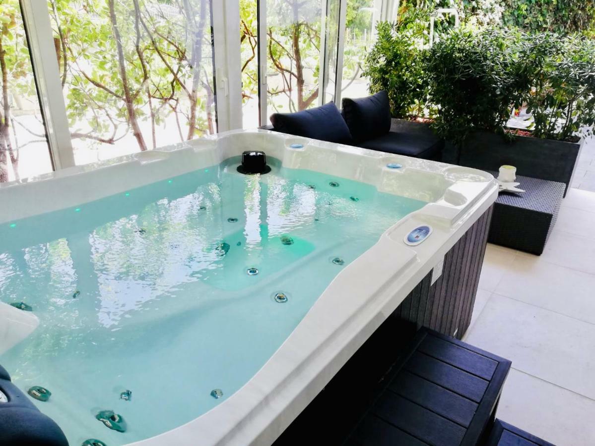 Apartments Villa Lux Dugi Rat Dış mekan fotoğraf